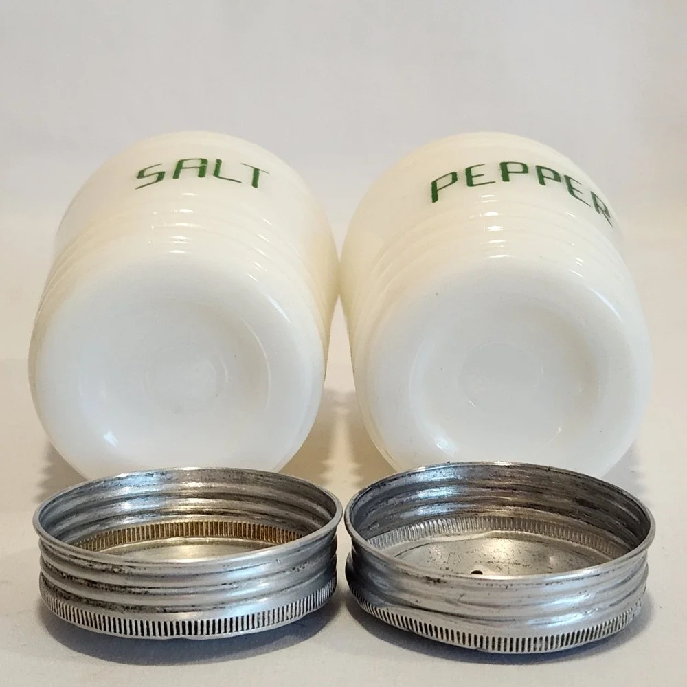 Vintage Hazel Atlas Milk Glass Salt and Pepper‎ Range Shakers Ribbed Beehive